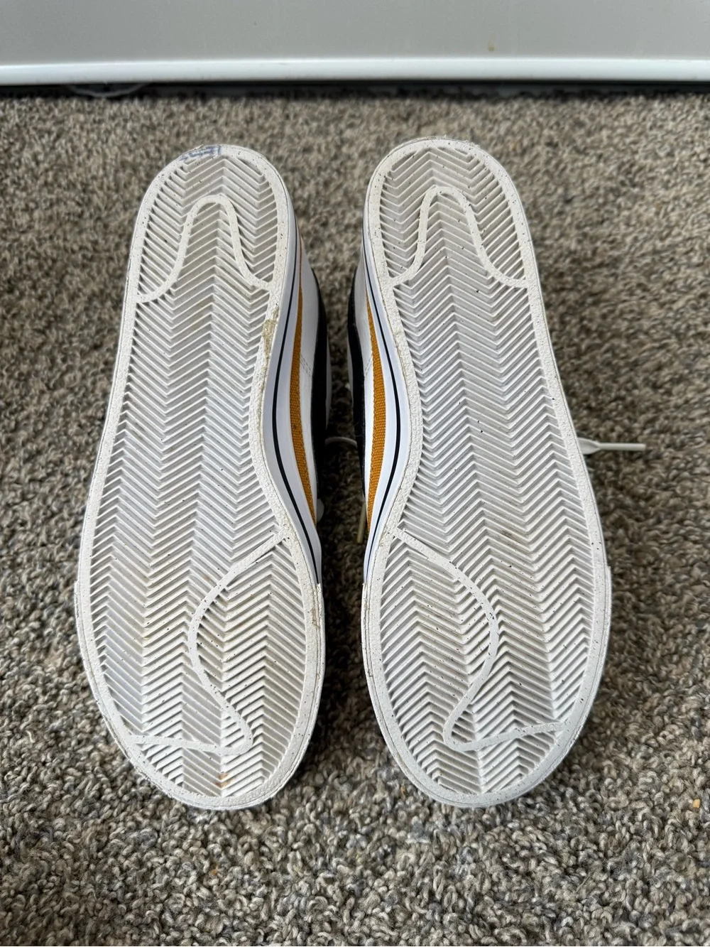 Nike White Sneakers with Black Swoosh and Brown Trim - Picture 5 of 6